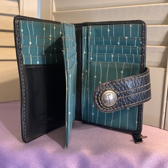 Fossil Navy and Mustard Leather Wallet - Picture 4 of 8